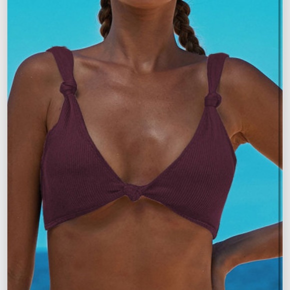 Fuscia knotted swim suit - Picture 3 of 3